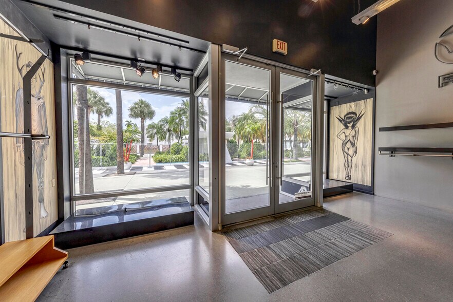 More Photos Of 509 Lincoln Rd, Miami Beach General Retail For Lease