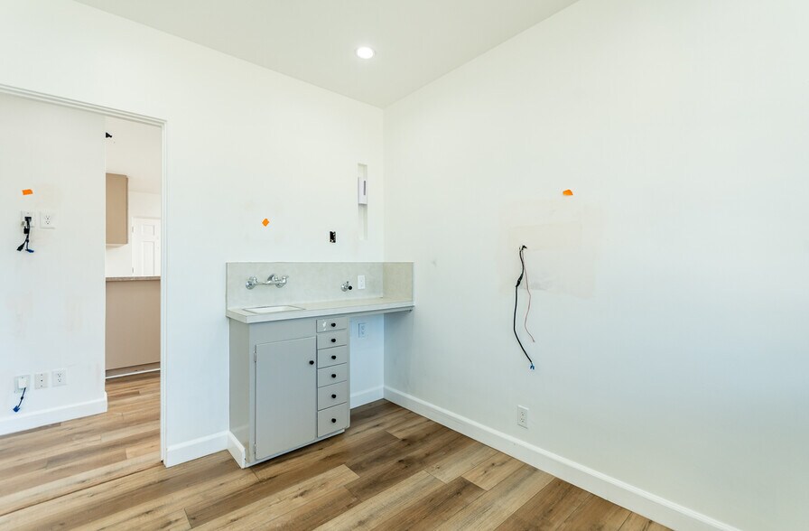 More Photos Of 2028 Lake Ave, Altadena Medical For Lease