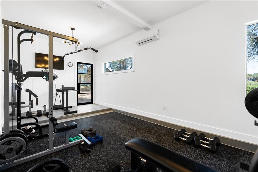 More Photos Of 14519 Fitzhugh Rd, Austin Specialty For Sale