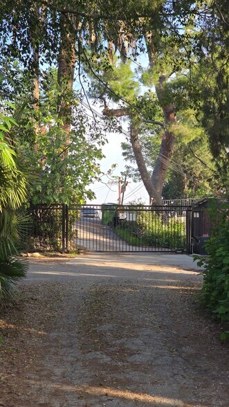 More Photos Of 4739 Huntington Dr N, Los Angeles Apartments For Sale