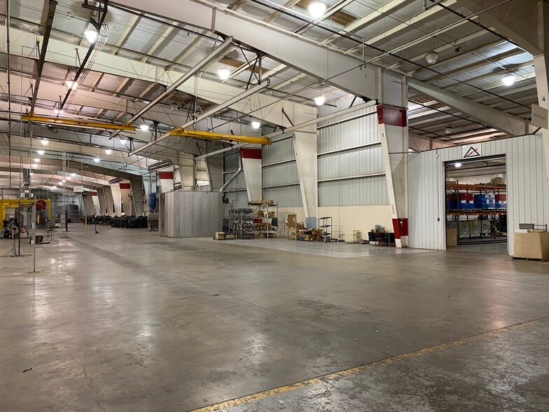 More Photos Of 896 Bowling Green Rd, Lexington Manufacturing For Lease