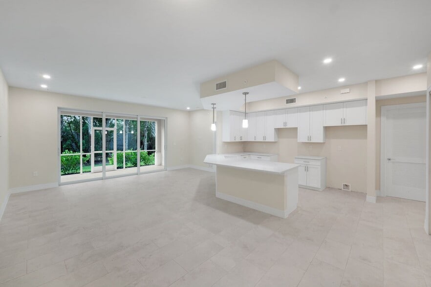 More Photos Of 280 Indies Dr E, Naples Apartments For Sale