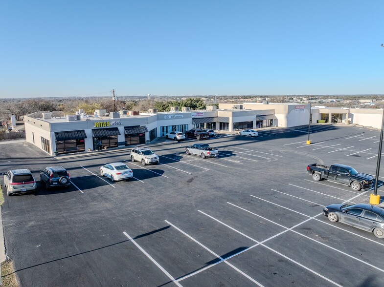 Primary Photo Of 6400-6422 Bandera Rd, Leon Valley Unknown For Lease