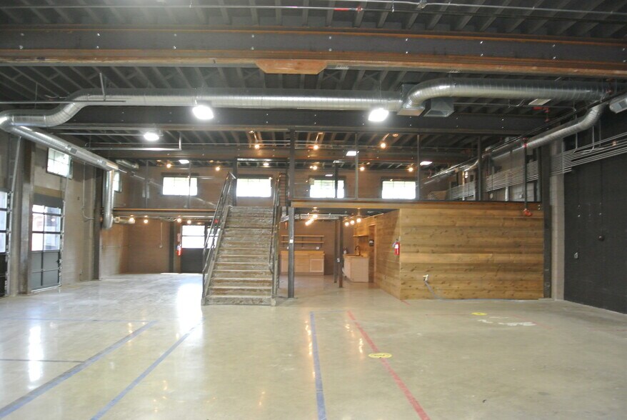 More Photos Of 216 E Coeur D Alene Ave, Coeur d'Alene Bar For Lease