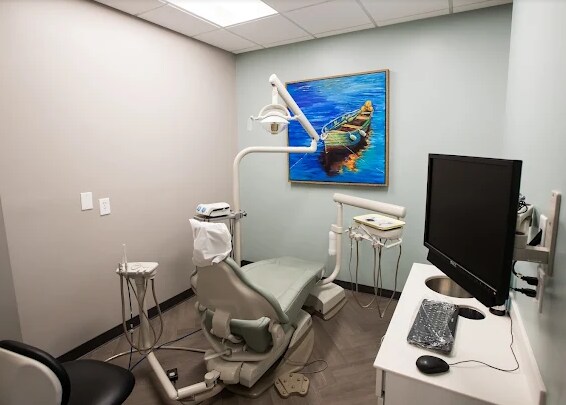 More Photos Of 12849 Magnolia Blvd, Van Nuys Medical For Sale