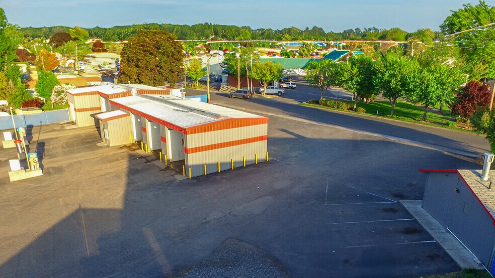 More Photos Of 1027 Linden Ave, Lewiston Carwash For Sale