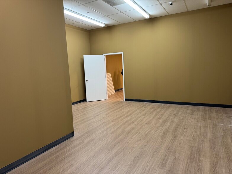 More Photos Of 470-582 State Route 35, Red Bank Freestanding For Lease