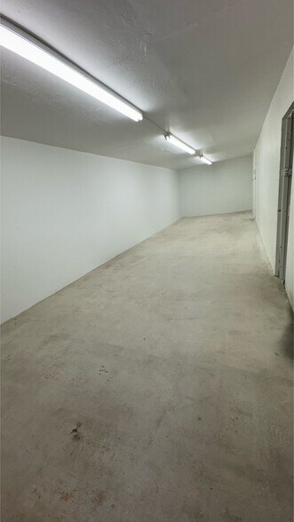 More Photos Of 7330 NE 4th Ct, Miami Showroom For Lease