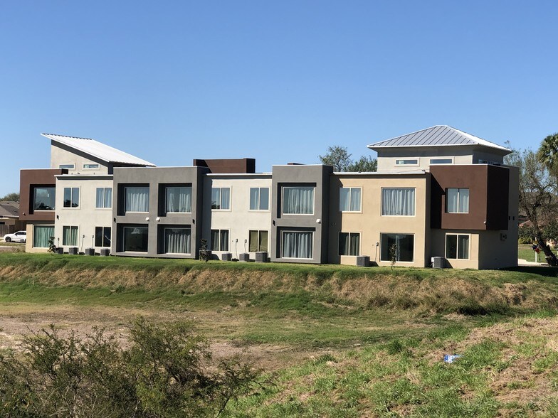 More Photos Of 305 Palm Shores, La Joya Multifamily For Sale