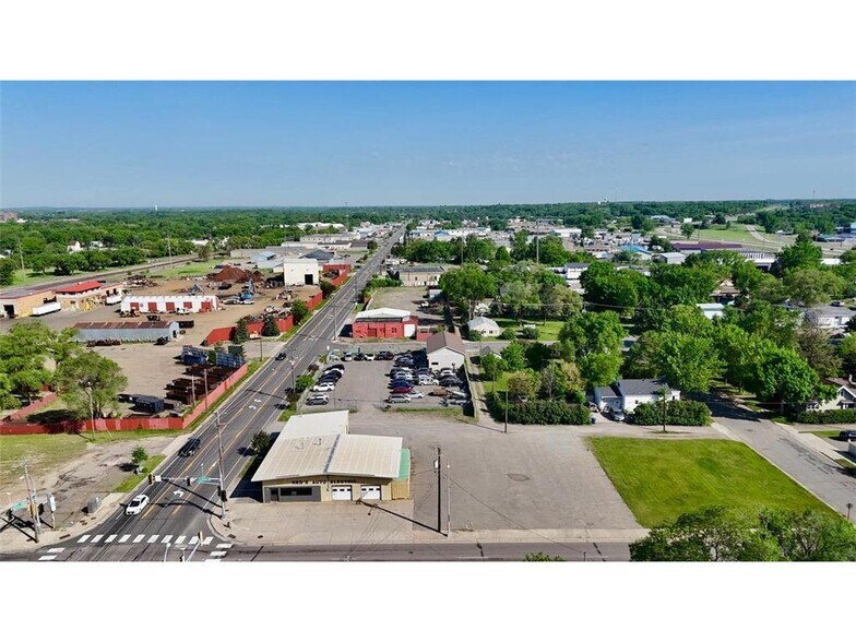 Primary Photo Of 625 Saint Germain St E, Saint Cloud Auto Repair For Sale