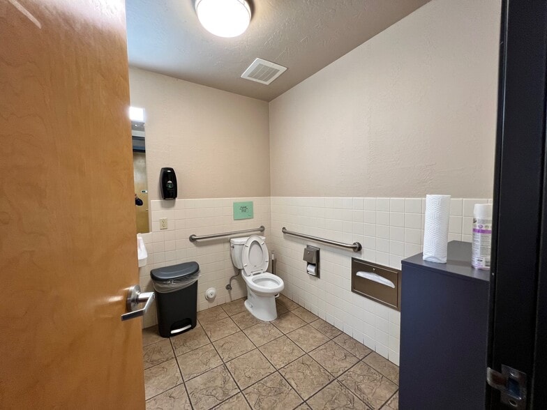 More Photos Of 7155 W Campo Bello, Glendale Office For Sale