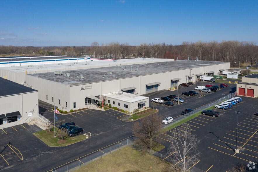 More Photos Of 302 S Byrne Rd, Toledo Warehouse For Lease