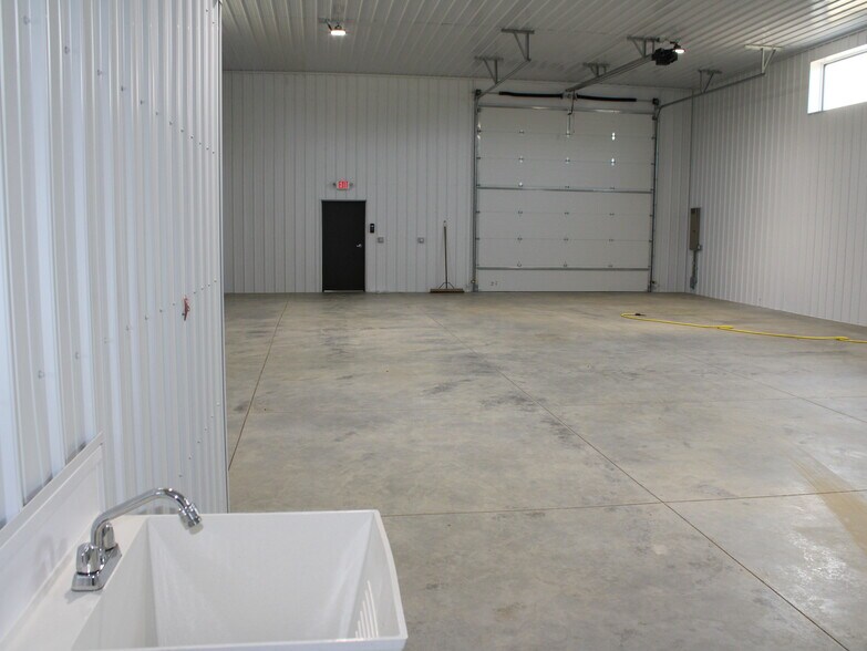 More Photos Of N5016 County Road V, Fond Du Lac Self Storage For Sale