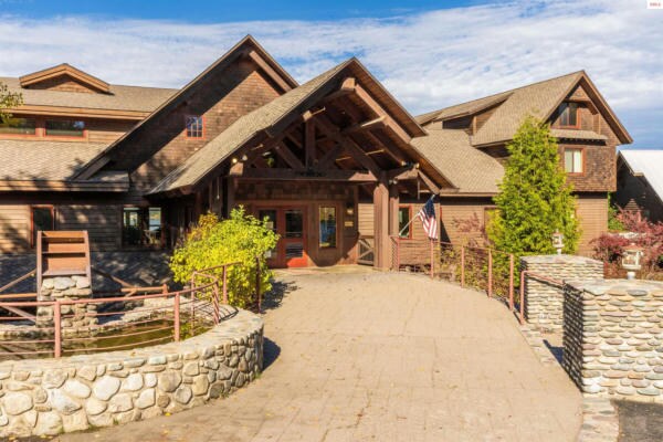 More Photos Of 51 Lakeshore Dr, Sagle Hotel For Sale