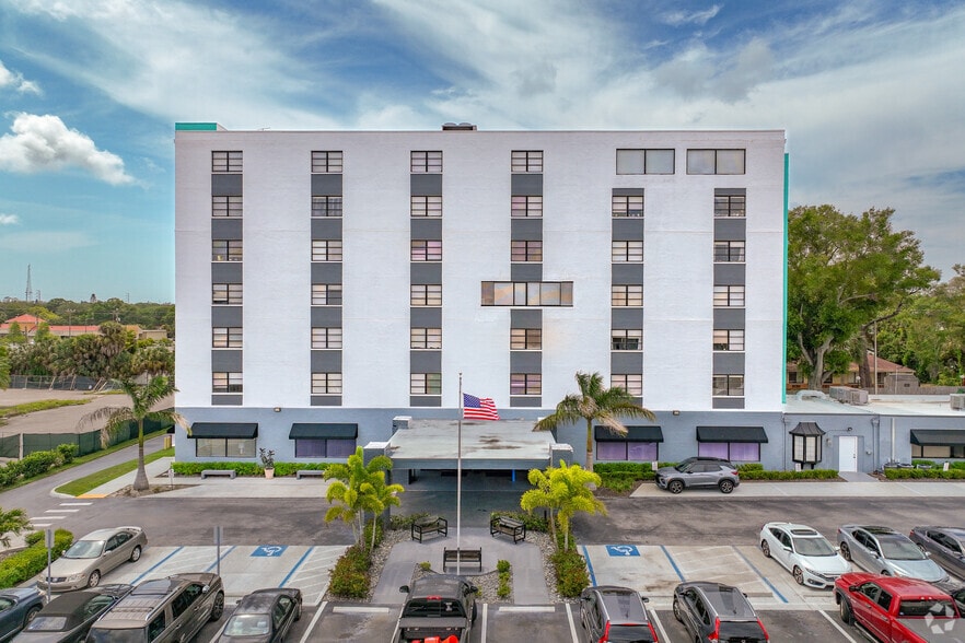 More Photos Of 1520 Jeffords St, Clearwater Apartments For Sale