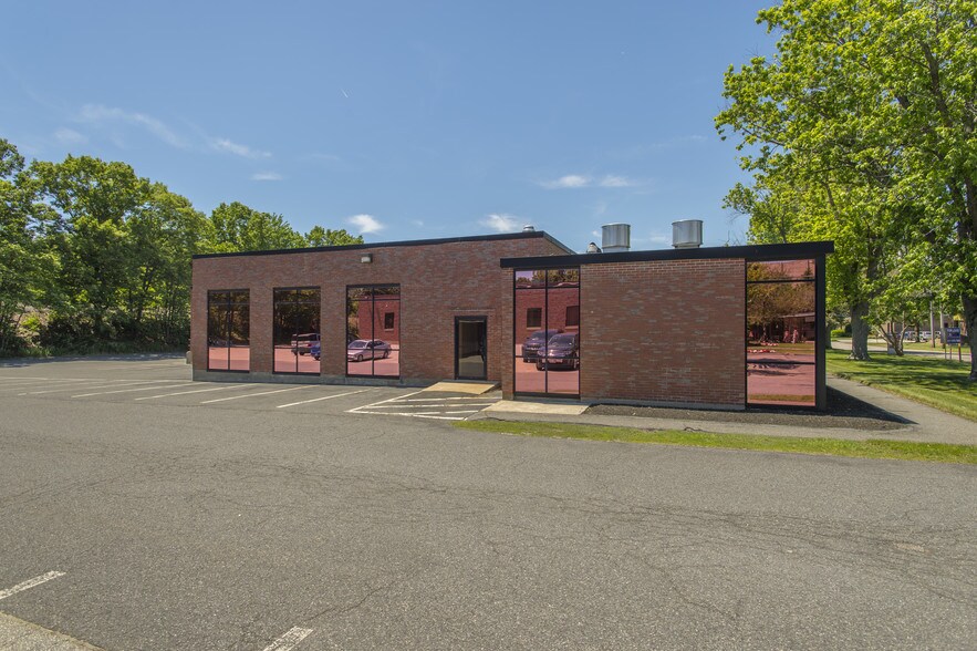 More Photos Of 21-25 Southwest Park, Westwood Research And Development For Lease