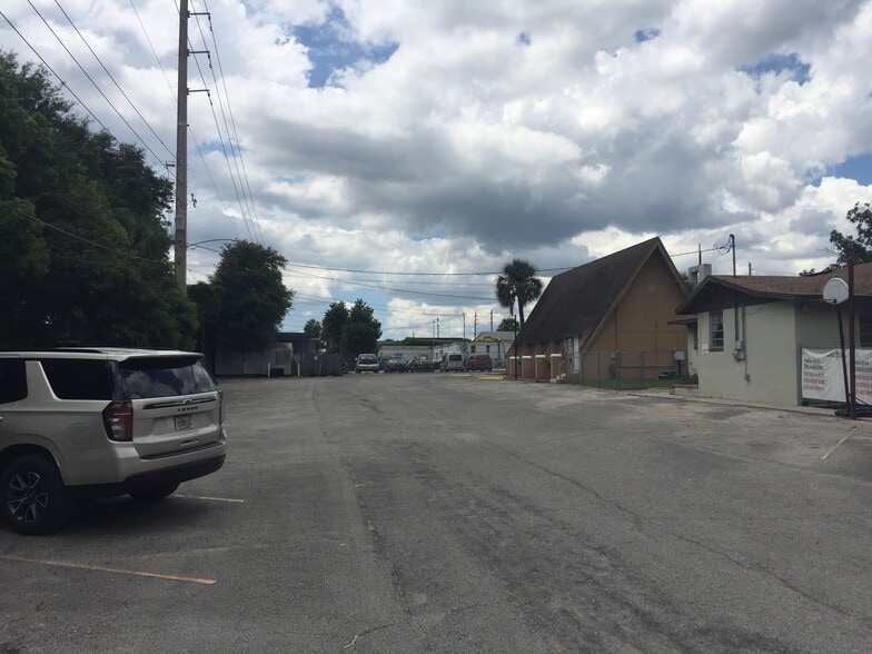 More Photos Of 6612 Arlington Expy, Jacksonville Schools For Lease