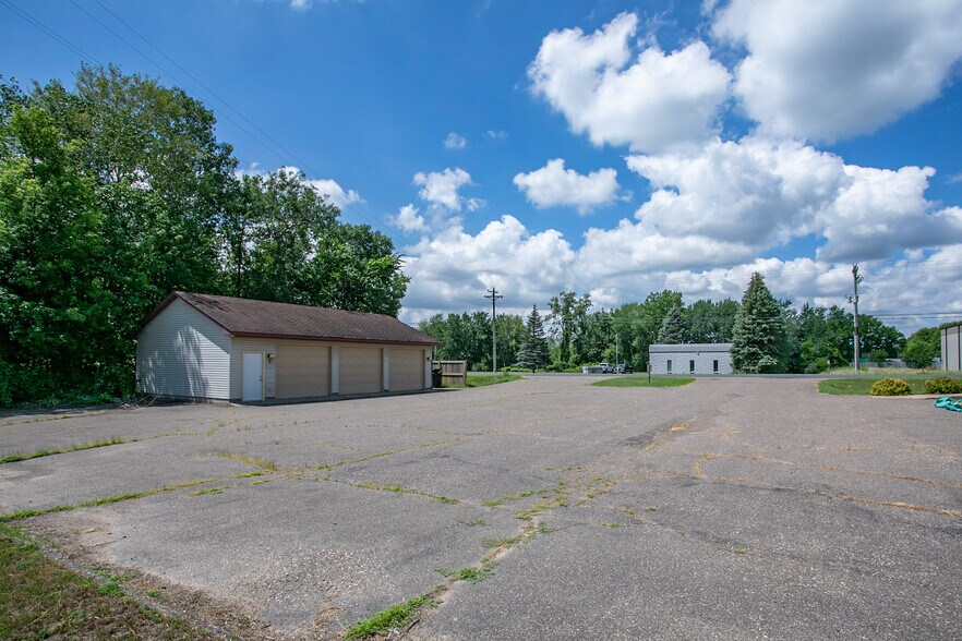 More Photos Of 16015 NE Central Ave, Ham Lake Office For Sale