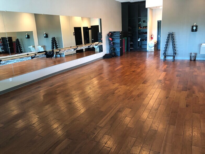 More Photos Of 11251 S Eastern Ave, Henderson Storefront For Lease