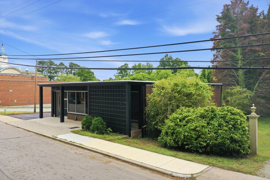 More Photos Of 43 Main W St, Yanceyville Office For Sale