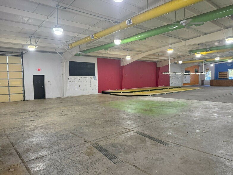 More Photos Of 1709 US-258, Tarboro Warehouse For Lease