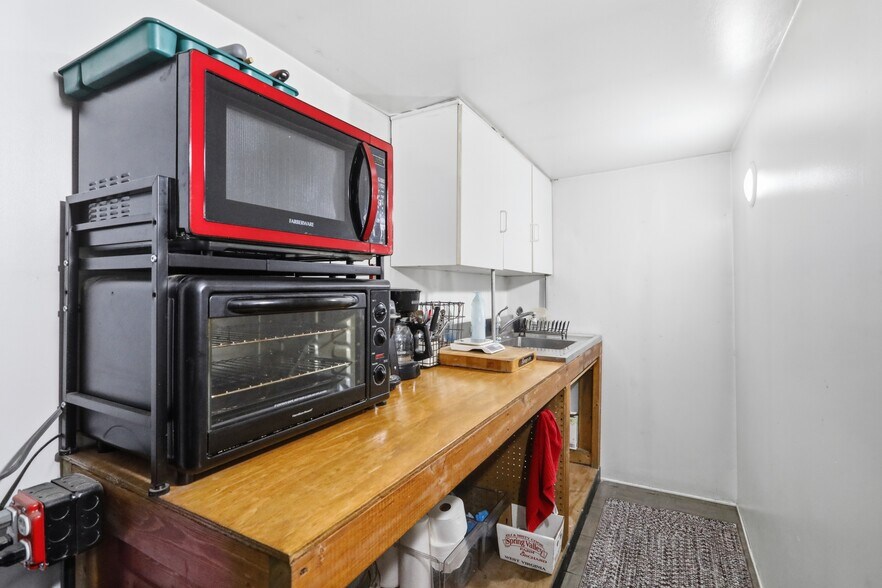 More Photos Of 455 Center Ave, Romney Auto Repair For Sale