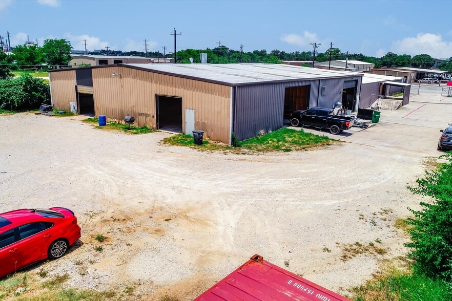 More Photos Of 124 Industrial Dr, Boerne Service For Lease