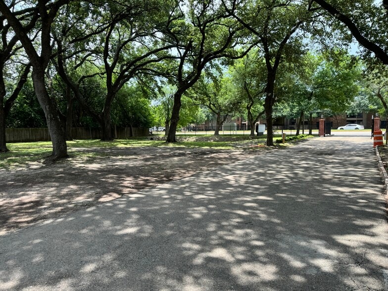 More Photos Of 12038 Bissonnet St, Houston Religious Facility For Sale