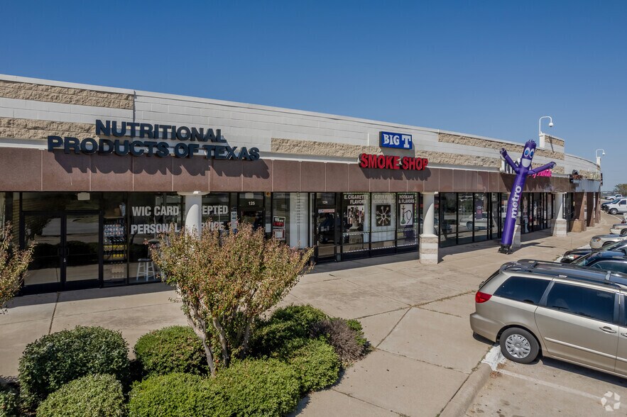 More Photos Of 1100 Bridgewood Dr, Fort Worth Unknown For Lease