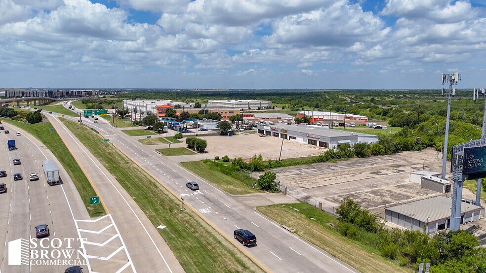 More Photos Of 2455 E Highway 121, Lewisville Storefront For Lease