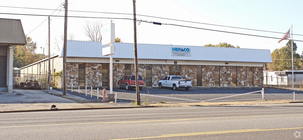 More Photos Of 731 E Brooks Rd, Memphis Warehouse For Lease