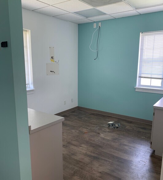 More Photos Of 2560 Waterbridge Way, Evansville General Retail For Lease