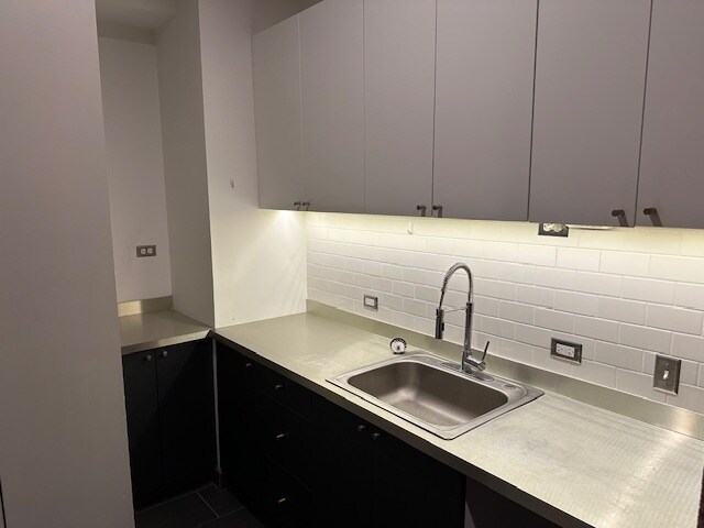 More Photos Of 1434 W Montrose Ave, Chicago Storefront For Sale