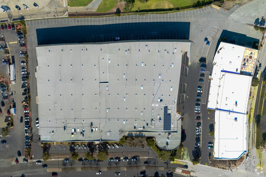 More Photos Of 4901-4911 Central Ave, Richmond Showroom For Lease