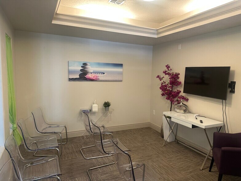 More Photos Of 11576 S State St, Draper Medical For Lease