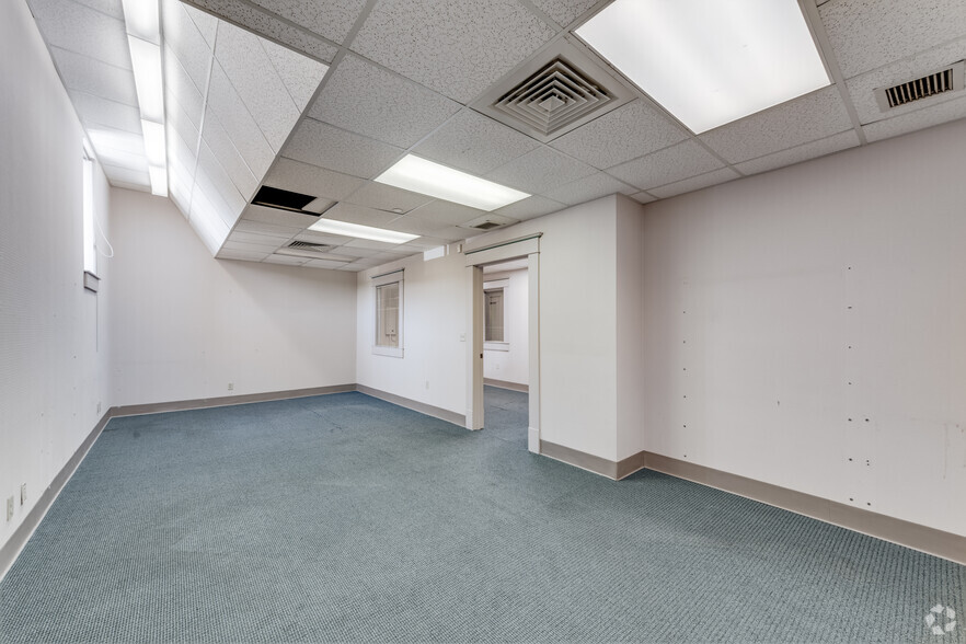 More Photos Of 348 N Burdick St, Kalamazoo Medical For Lease