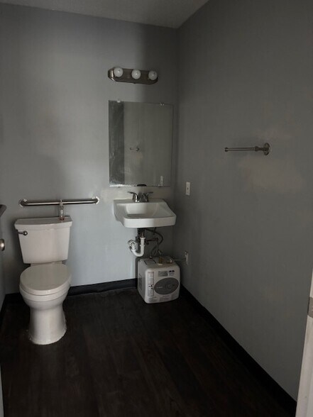 More Photos Of 400 Chisholm Valley Dr, Round Rock Unknown For Lease