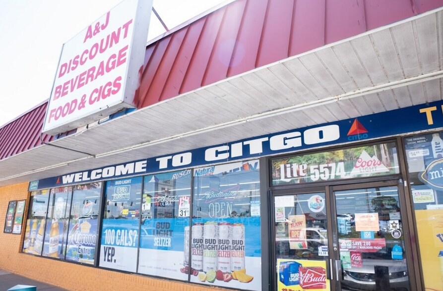 More Photos Of 5552-5598 Commercial Way, Spring Hill Service Station For Sale