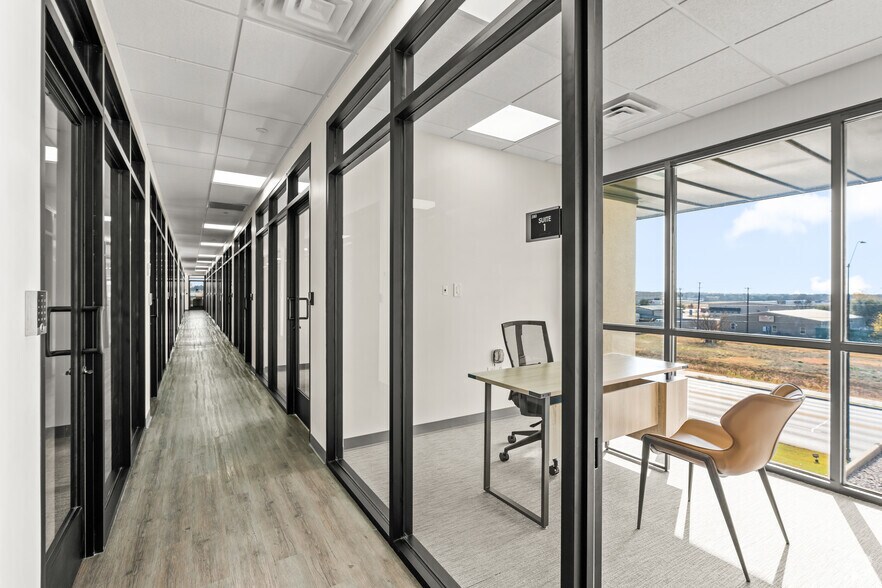 More Photos Of 5751 Kroger Dr, Fort Worth Office For Lease