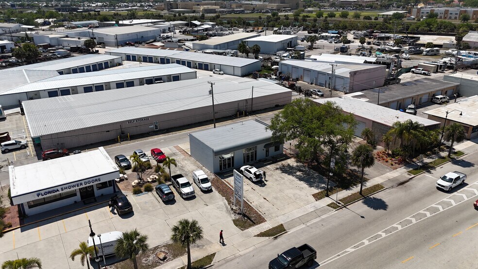 More Photos Of 448 E Venice Ave, Venice Freestanding For Lease