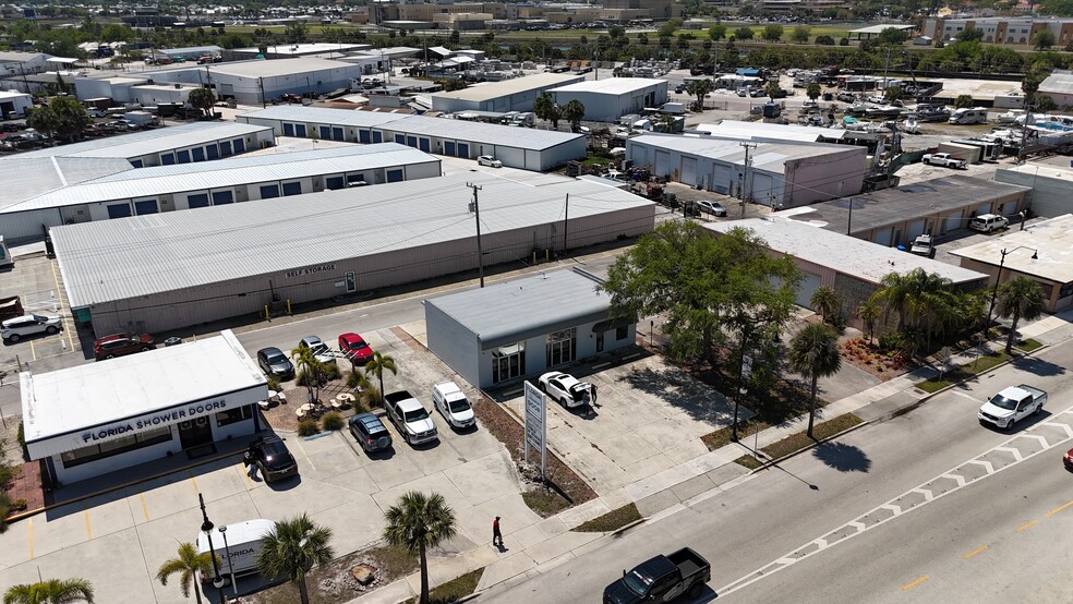 More Photos Of 448 E Venice Ave, Venice Freestanding For Lease