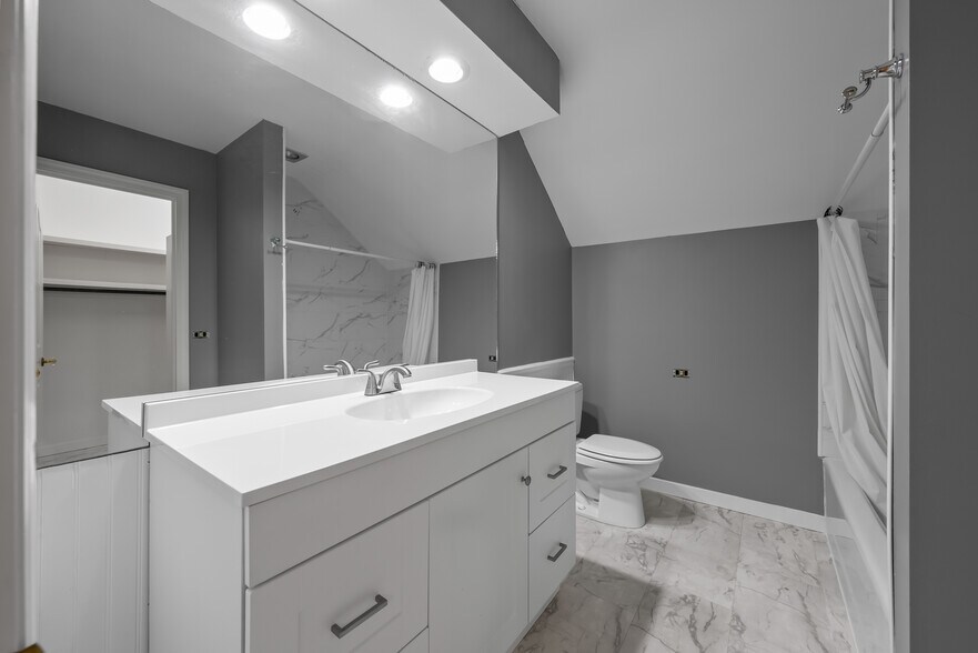 More Photos Of 1901 Moffet Rd, Saint Joseph Specialty For Sale