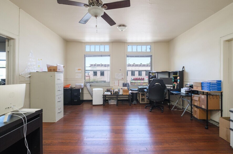 More Photos Of 810 N Avalon Blvd, Wilmington Storefront For Sale