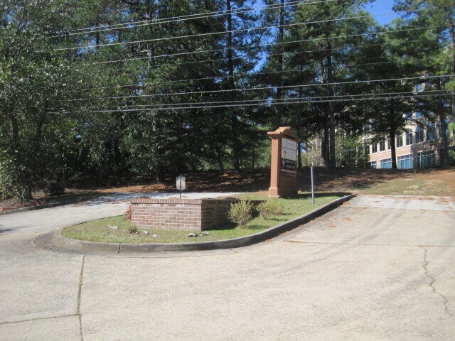 More Photos Of 550 Fairburn Rd SW, Atlanta Medical For Lease