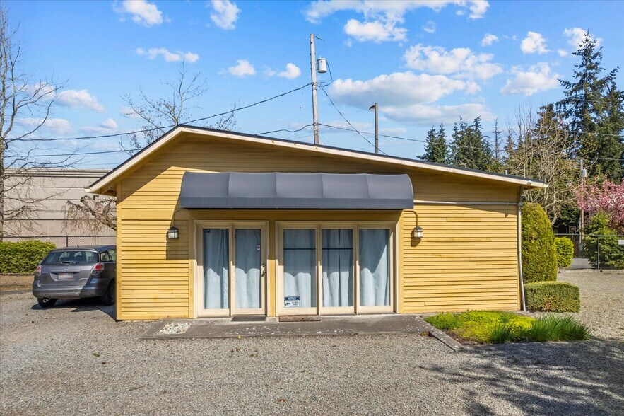 More Photos Of 6915 Evergreen Way, Everett Freestanding For Sale