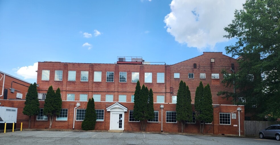 More Photos Of 1301 Carolina St, Greensboro Flex For Lease