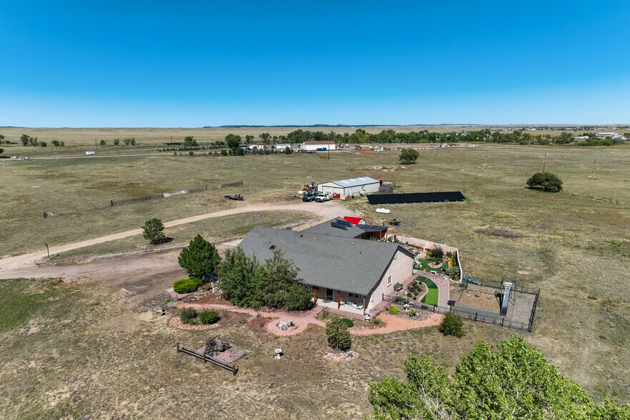 More Photos Of 9611 Curtis Rd, Peyton Flex For Sale