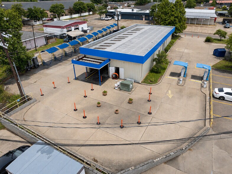 More Photos Of 1308 Windsor Pl, Alexandria Carwash For Sale