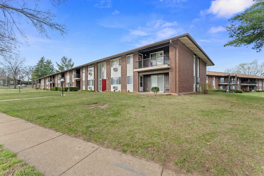 More Photos Of 7446 Sieloff Dr, Hazelwood Apartments For Sale