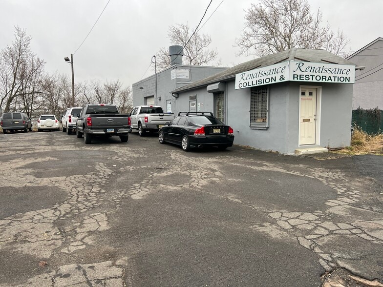 More Photos Of 43-45 Goffle Rd, Hawthorne Distribution For Sale